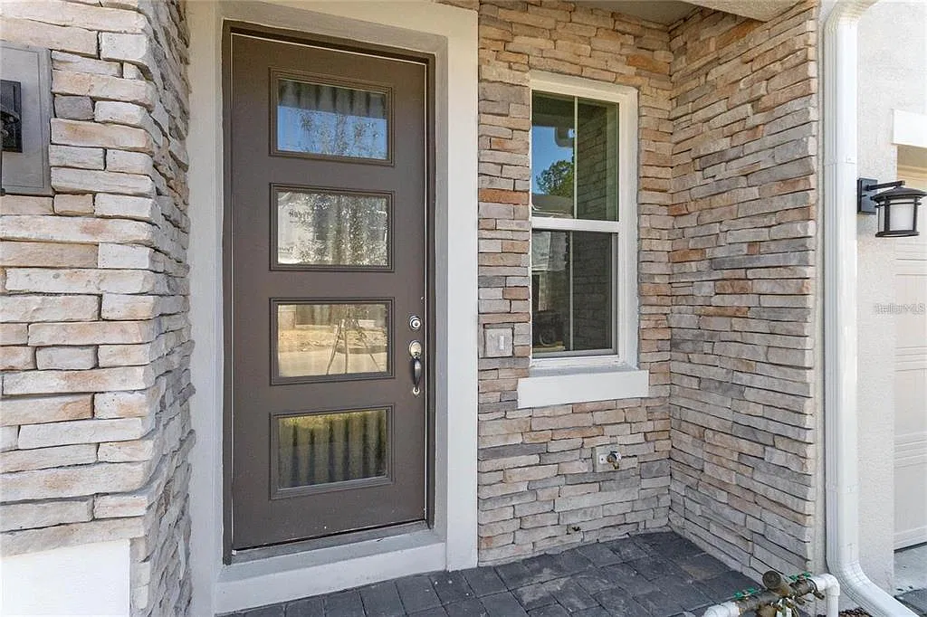 3 bed, 2.5 bath, 1802 sqft, $2,550 — Photo 4