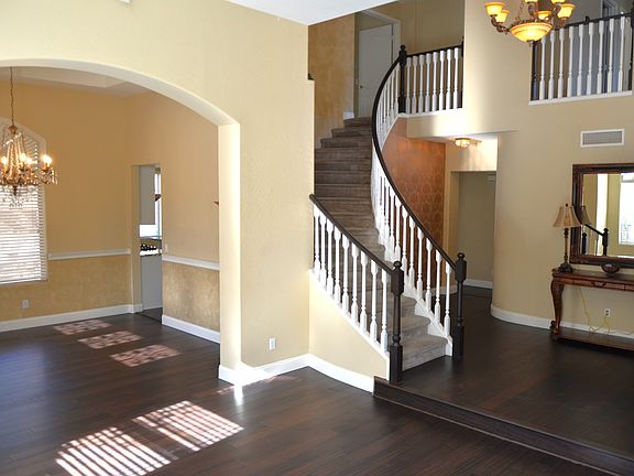 4th image of 2722 S Beverly Pl