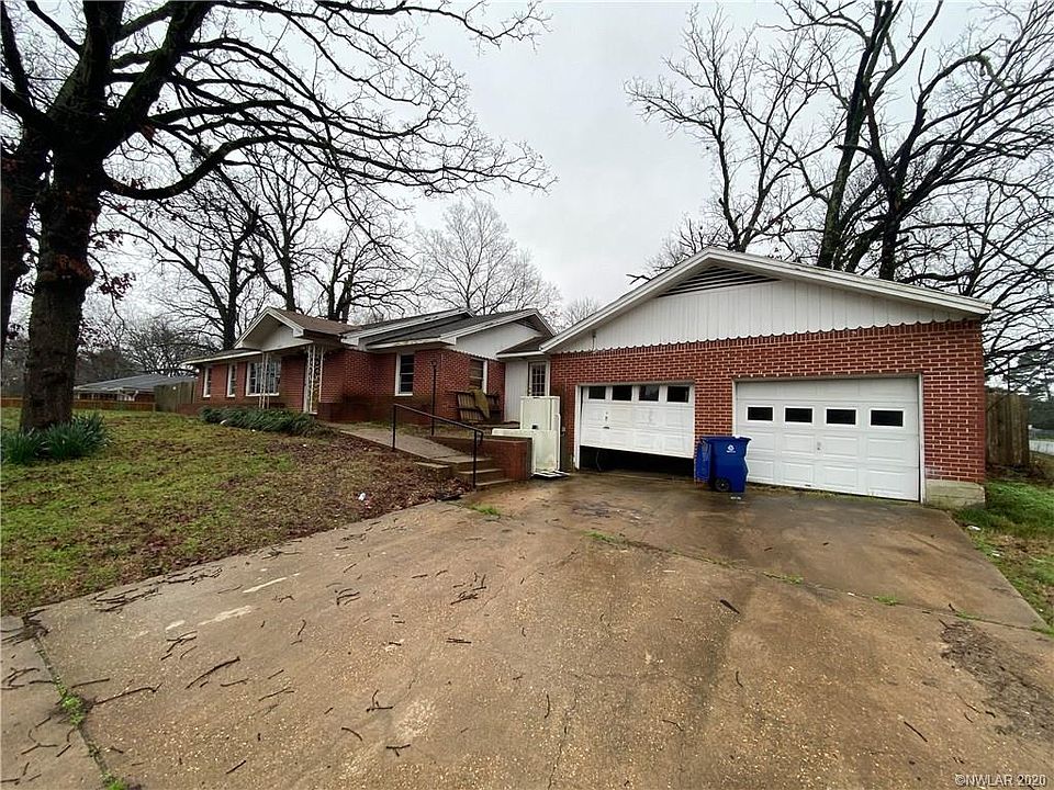 2nd image of 3751 Huston St