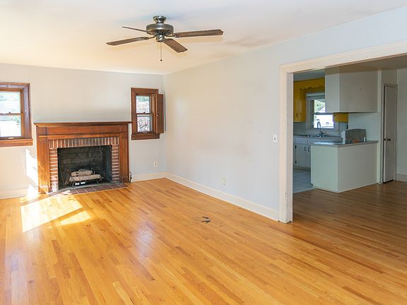 5th image of 418 Knox St