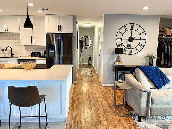 4th image of 1104 N Nocturne Dr