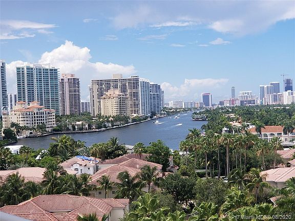 3rd image of 19380 Collins Ave APT 922