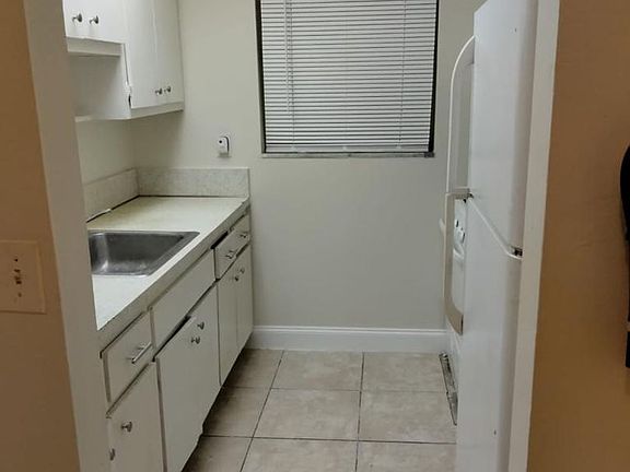 2nd image of 4800 NW 24th Ct APT D111