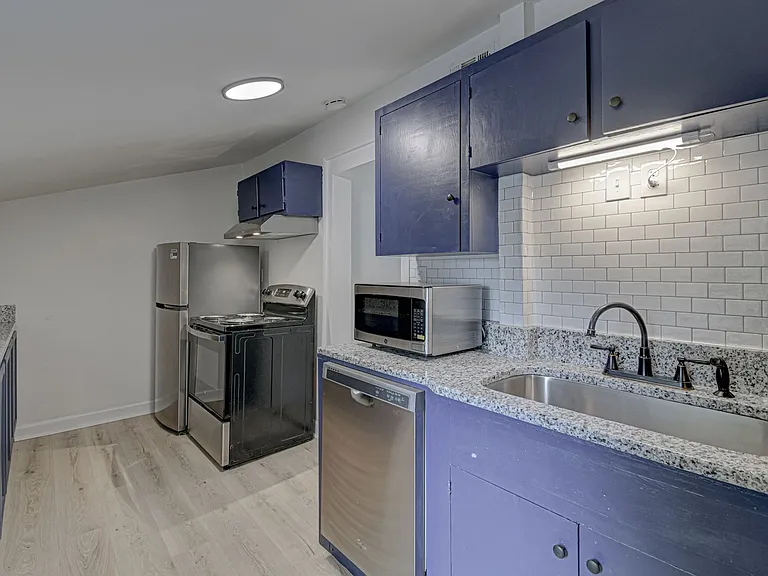 639 S Poplar St #C — Photo 41
