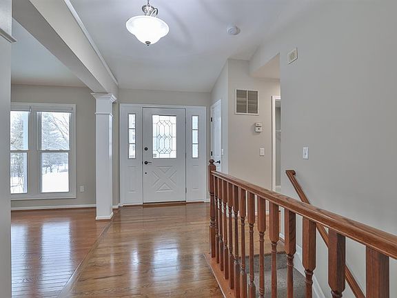4th image of 600 Coleberry Ct