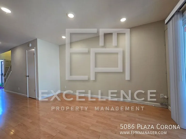 5086 Plaza Corona — Photo 4