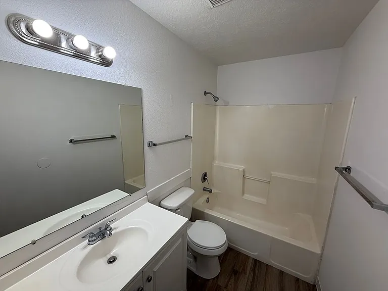 553 S Workland Ln #102 — Photo 6
