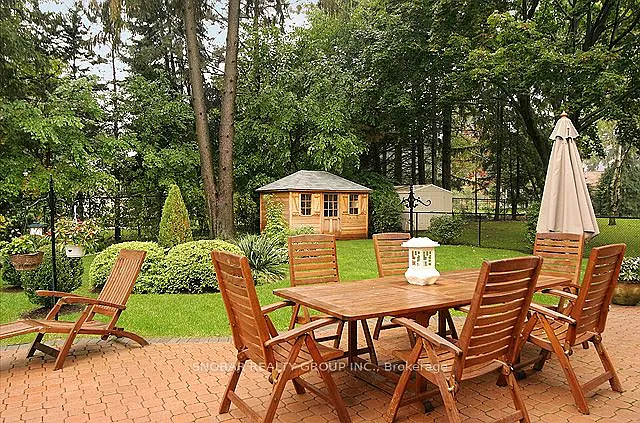 1426 Lorne Park Rd — Photo 9