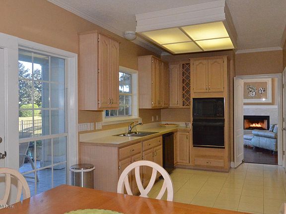 3rd image of 108 Melrose Ct