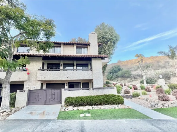 1 Cabrillo Dr, Avalon, CA 90704