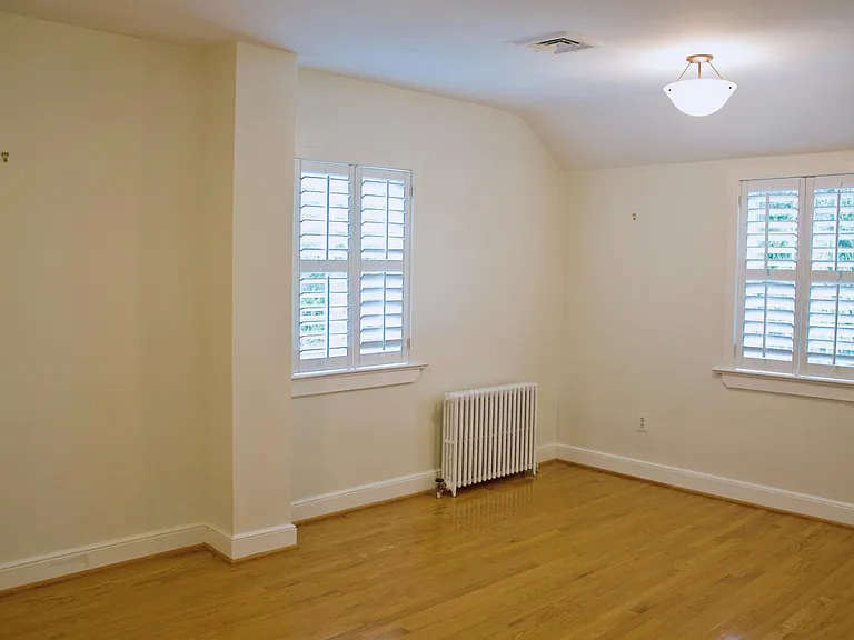 616 Walker Rd — Photo 22