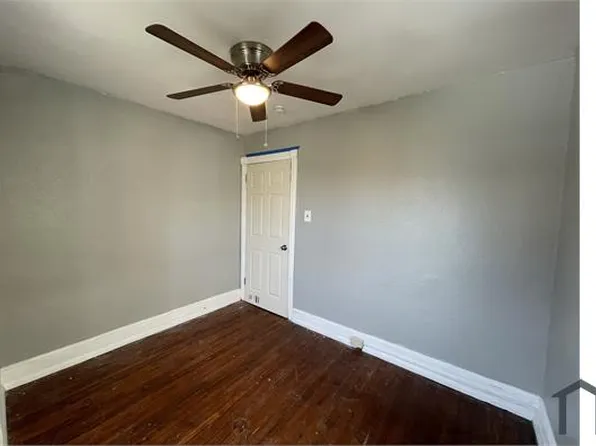 102 E Ashmead St, Philadelphia, PA 19144