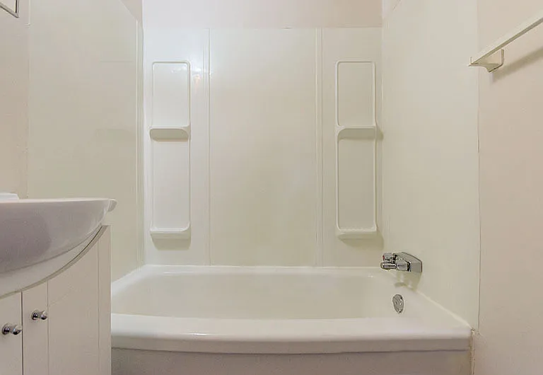 227 Notre Dame Ave — Photo 7