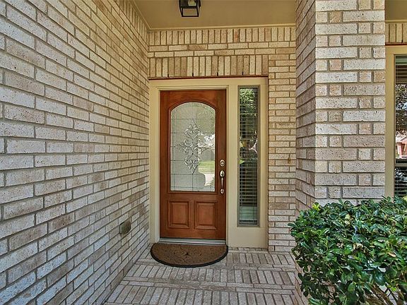 4th image of 9406 Mustang Park Ct
