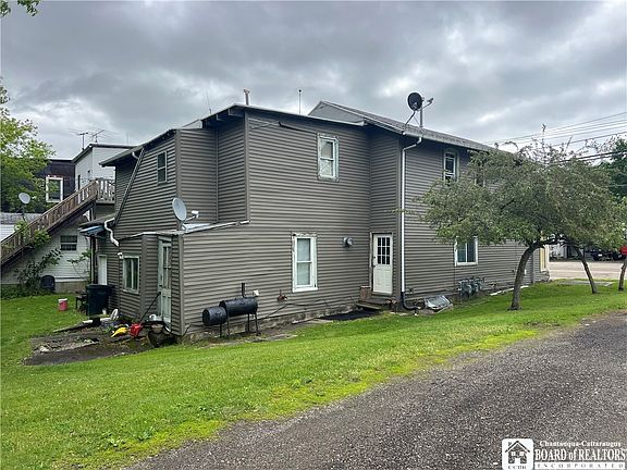 3rd image of 19 W Main St