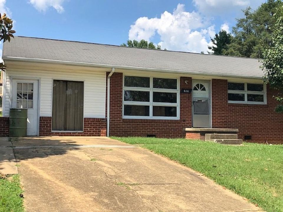 1st image of 680 W Stone Dr