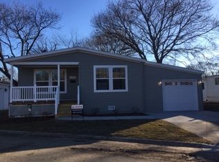 1153 Hillside Rd, Elgin, IL 60123