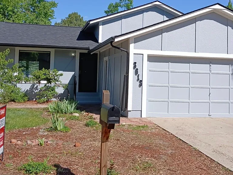 3613 S Olathe St — Photo 1