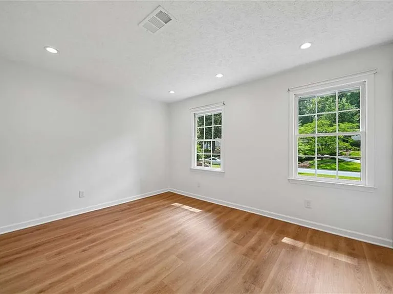 5132 Willow Point Pkwy — Photo 27