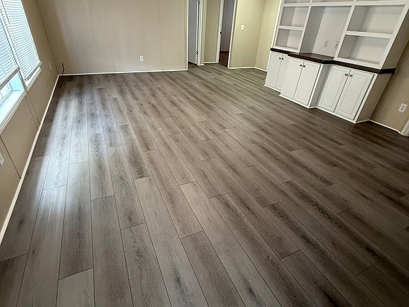 2nd image of 1385 N Bayshore Dr