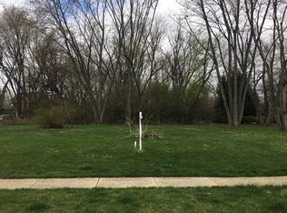 931 Sherborne Ct, Libertyville, IL 60048