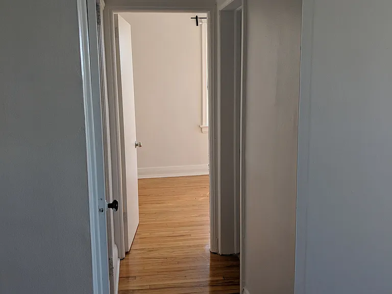 172 Vaughan Rd — Photo 8