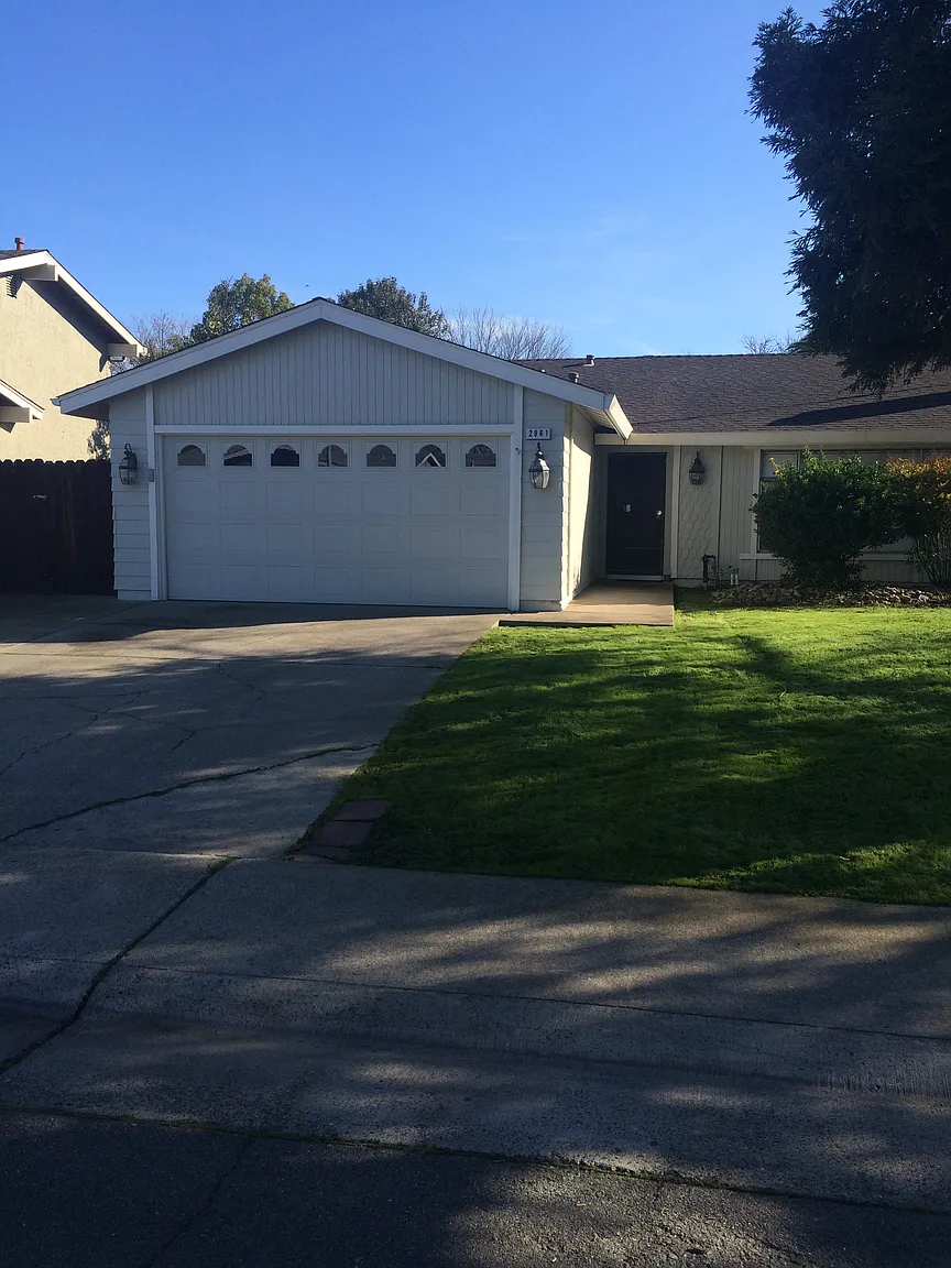 2961 Kachina Way photo 1