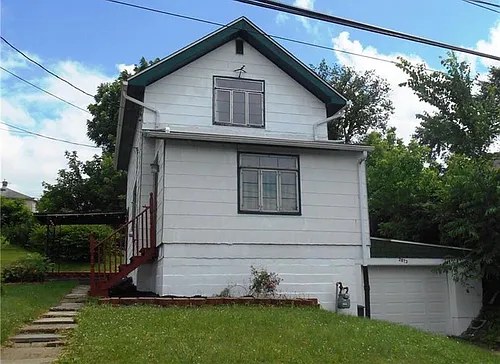 2873 Hemlock St Photo 1