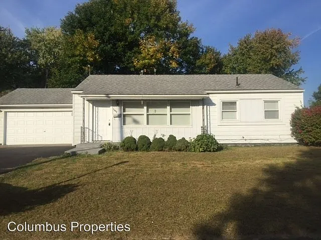 1399 Simpson Dr photo 1