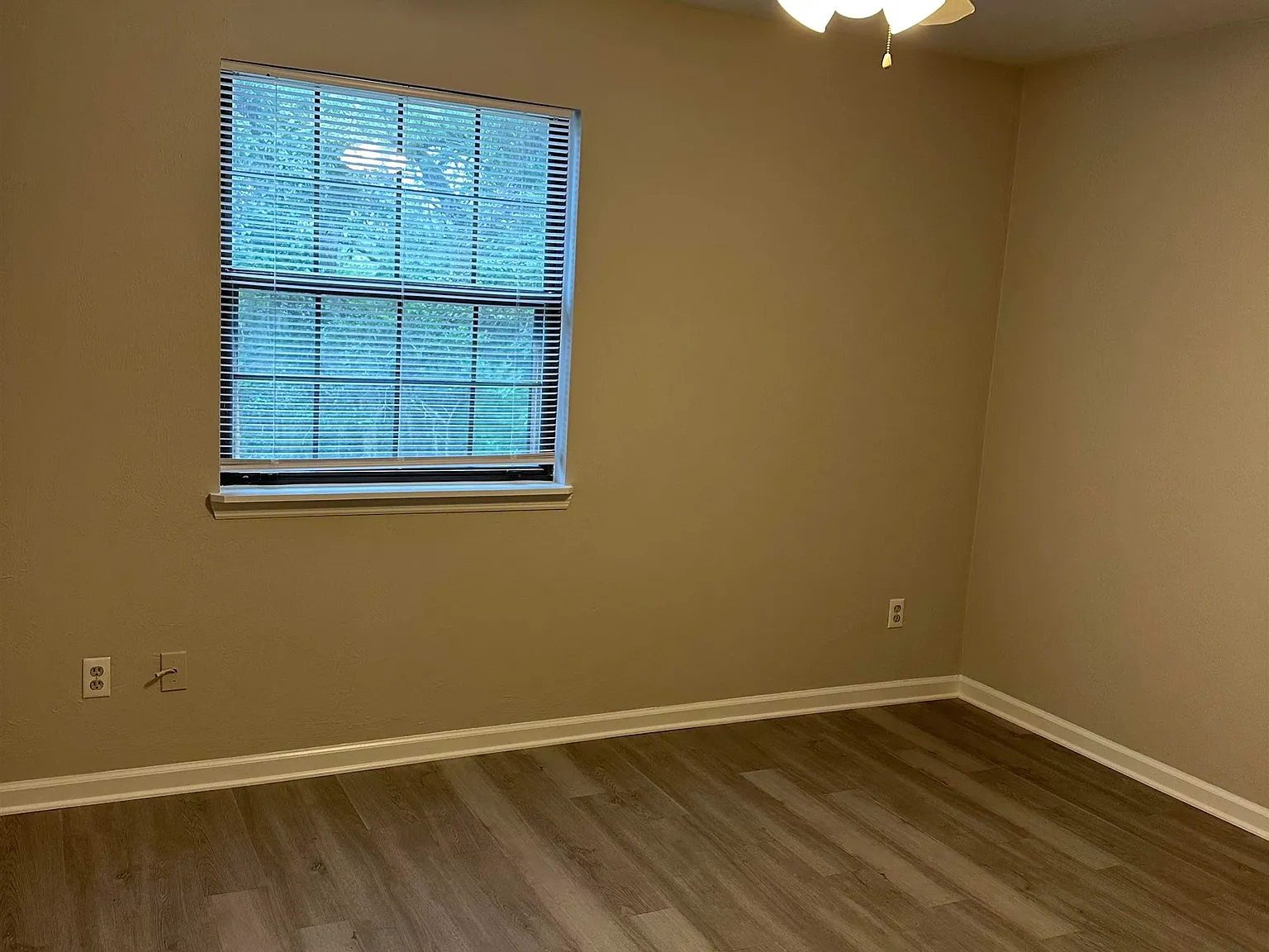 2 bed, 1.5 bath, 960 sqft, $1,450 — Photo 4