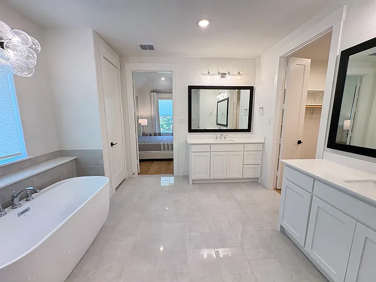 1451 Maplewood Dr — Photo 17