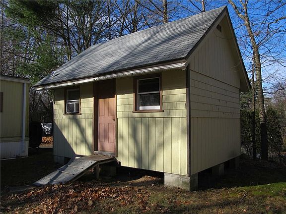4th image of 42 Hillside Dr