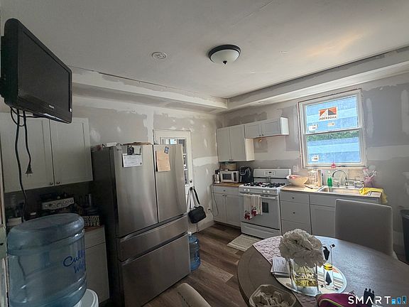 5th image of 13 McDermott Street