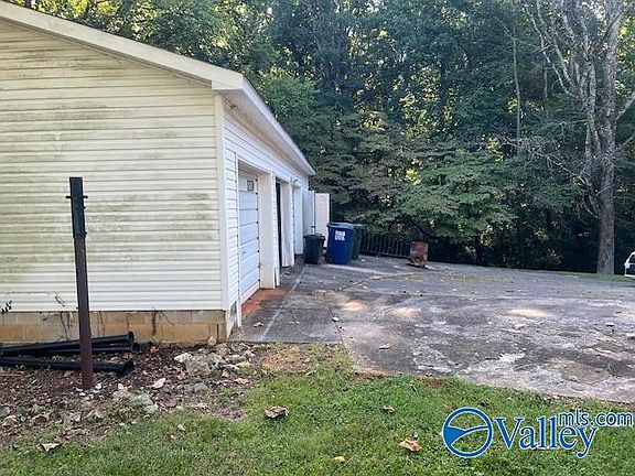 2nd image of 36 Fieldridge Ln