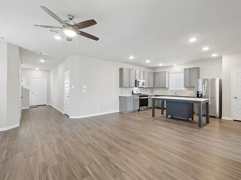 2425 Shellcracker Dr — Photo 3