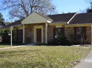 1526 Saxony Ln, Houston, TX 77058