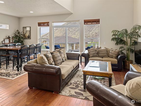 5th image of 9245 Canyon Drive NW