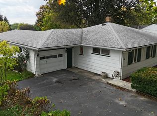 46 Creekview Dr, Rochester, NY 14624