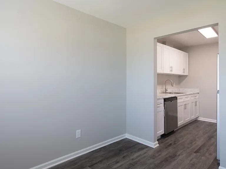 Yorkview Apartments — Photo 14