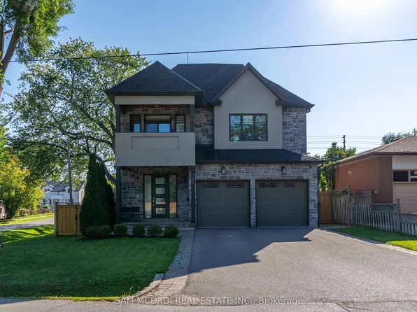 1196 Strathy Ave, Mississauga, ON L5E 2K6