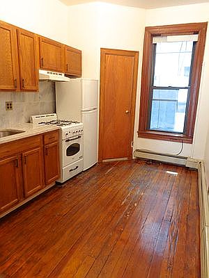 5th image of 547 Bergen St APT 1A