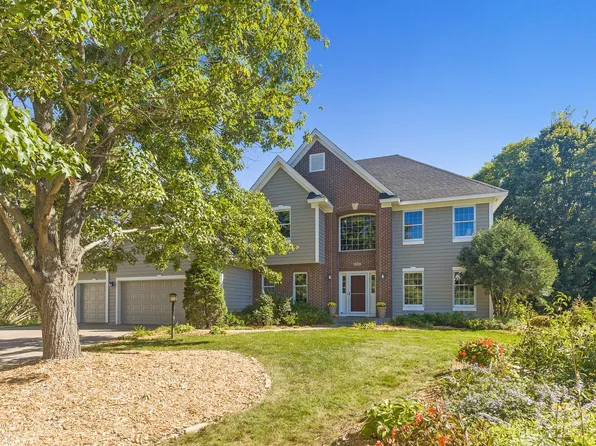 952 Pineview Ct, Saint Paul, MN 55115