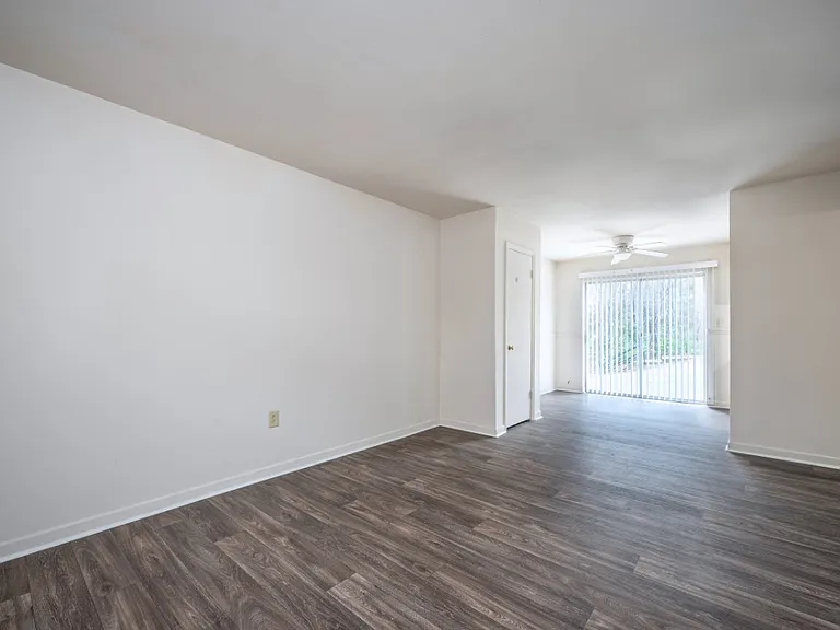 Woodside Apartments — Photo 6