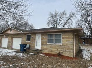 208 W Grand Ave, Saint Joseph, IL