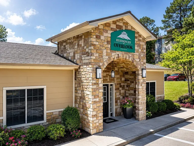 Residences at Overlook — Photo 9
