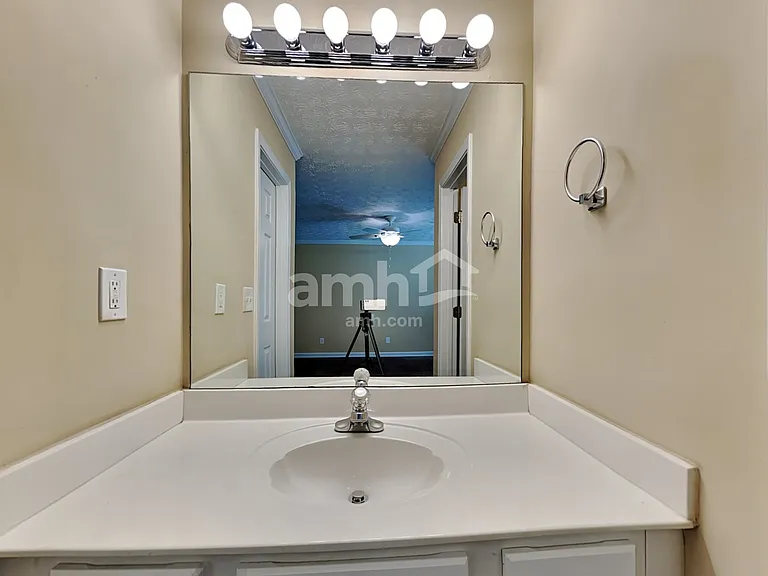 4160 Lenox Park Dr — Photo 8