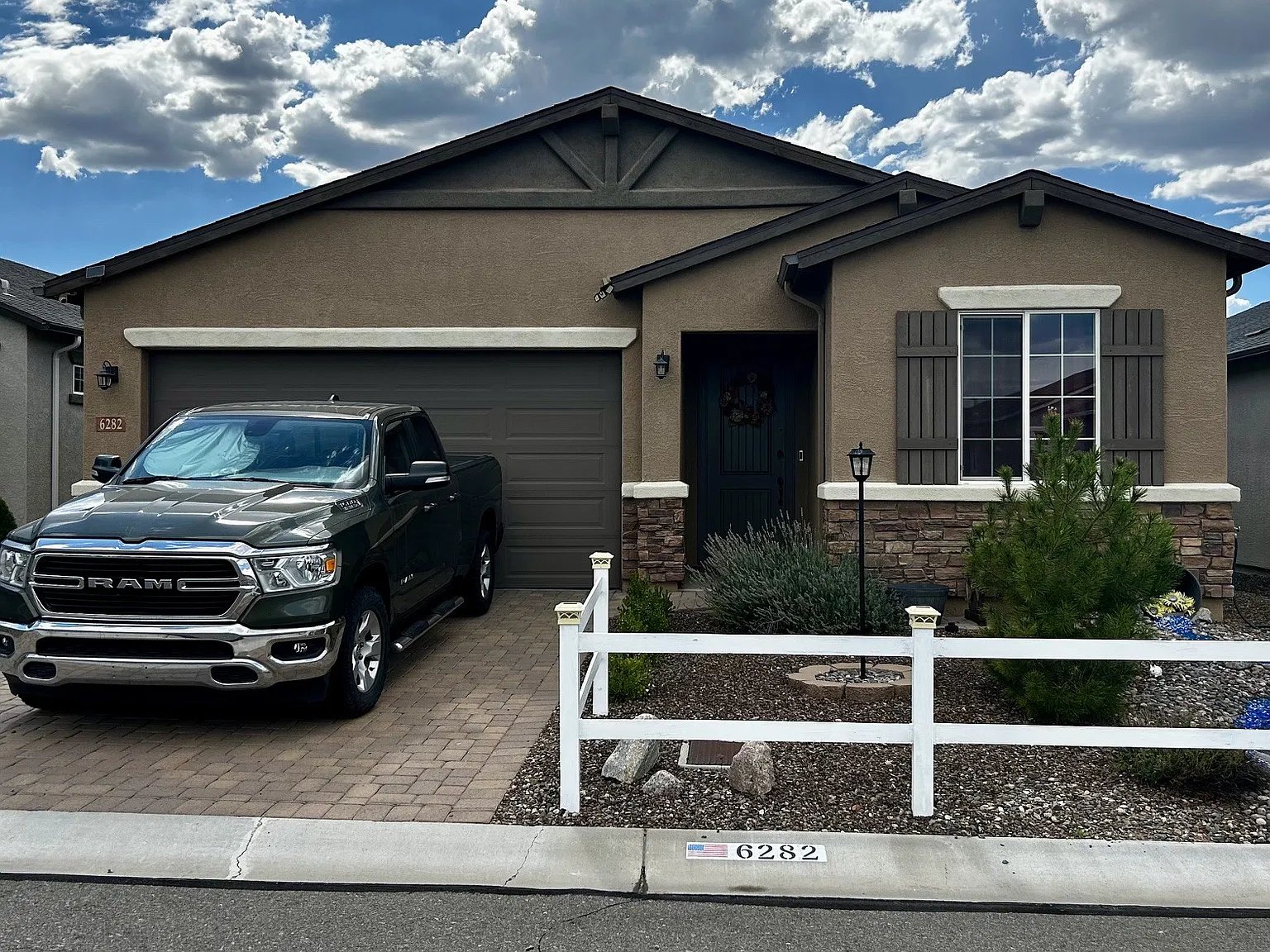 3 bed, 1594 sqft, $2,400 — Photo 1