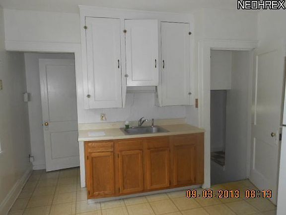 4th image of 6910 Kazimier Ave
