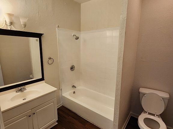 4th image of 5004 Eastside Ave #102