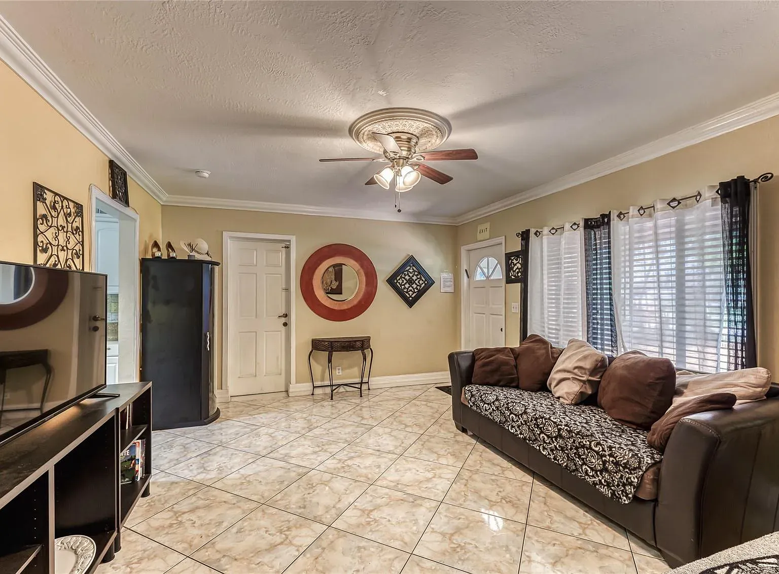 2 bed, 1198 sqft, $3,000 — Photo 2